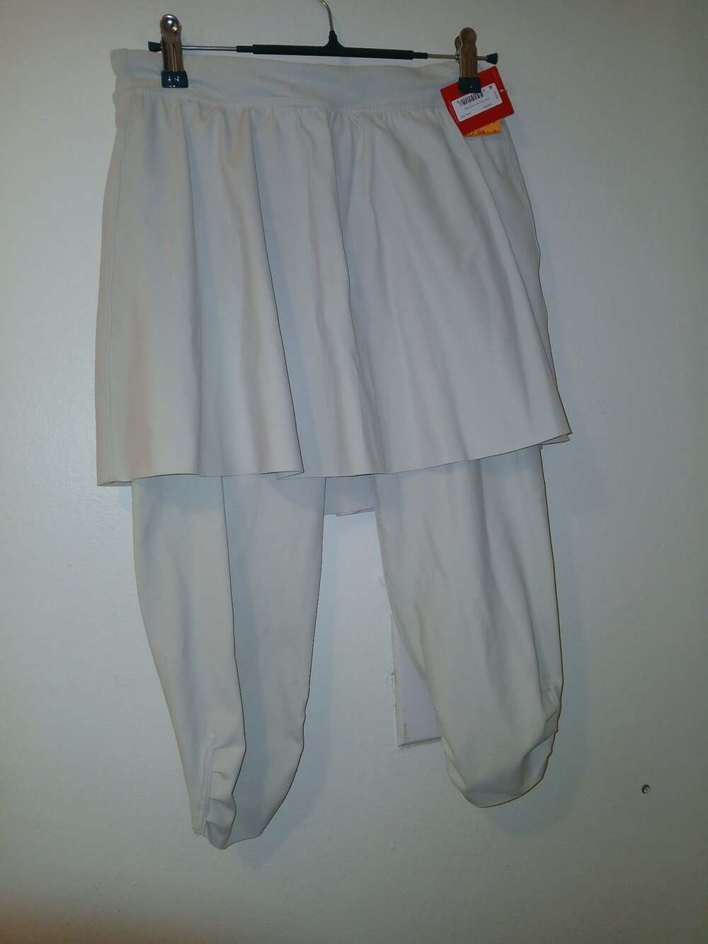 Spanx Booty Boost Active Skirt Around Knee Skirted Leggings in White Cloud
